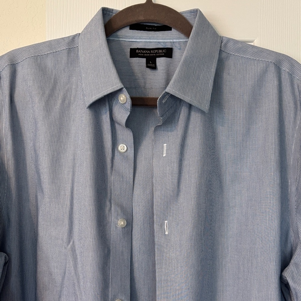 Banana Republic women’s Classic Blue Dress Shirt